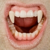 effetti speciali denti da vampiro Zanne